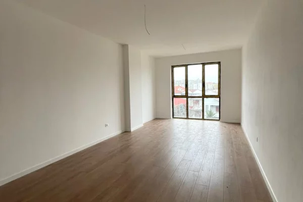 Appartamento in vendita a Tirana 2+1, Vuoto