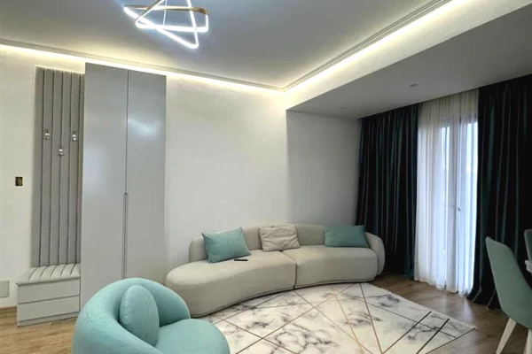 Shtepi ne shitje Apartament ne Tirane, 2+1, Mobilimi E mobiluar, Pagesa 195,000  Euro.