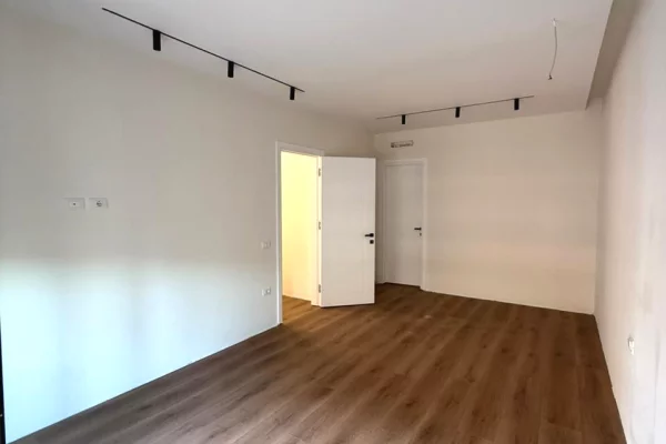 Apartment for sale in Tirana 2+1, Emty