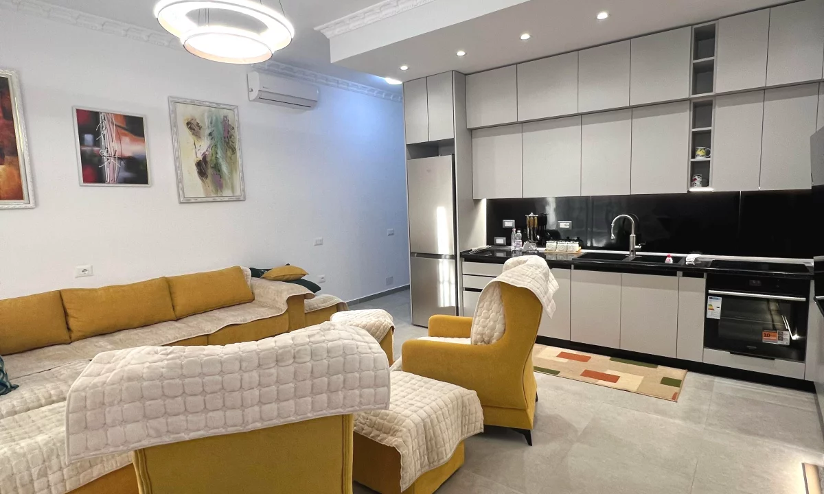 Shtepi me qera Apartament ne Tirane, 2+1, Mobilimi E mobiluar, Pagesa 1,200  Euro.