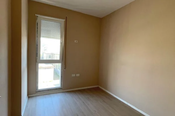 Appartamento in vendita a Tirana 3+1, Vuoto