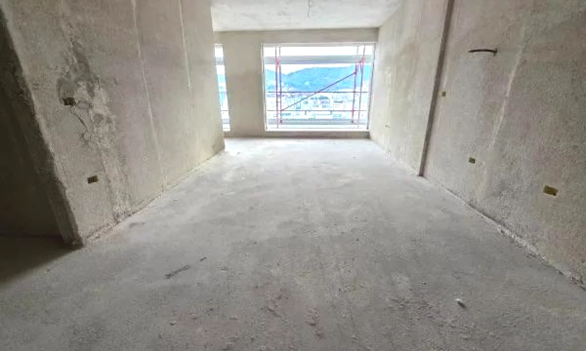 Shtepi ne shitje Apartament ne Tirane, 1+1, Mobilimi Bosh, pa mobiluar, Pagesa 200,000  Euro.