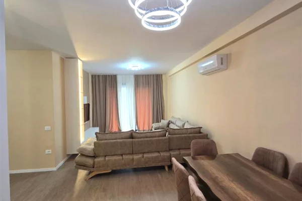 JEPET APARTAMENT ME QIRA 2+1+VERANDE TE LIQENI THATE 