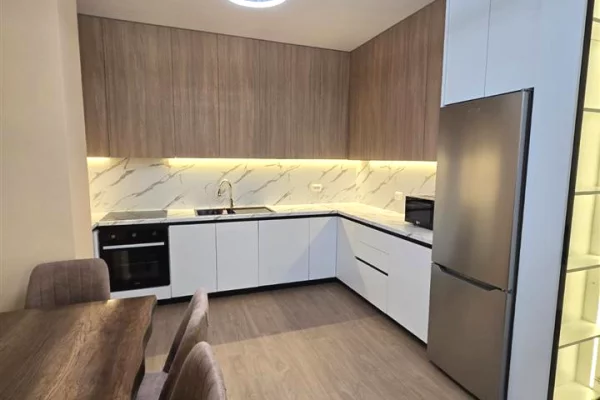 Shtepi me qera Apartament ne Tirane, 2+1, Mobilimi E mobiluar, Pagesa 1,200  Euro.