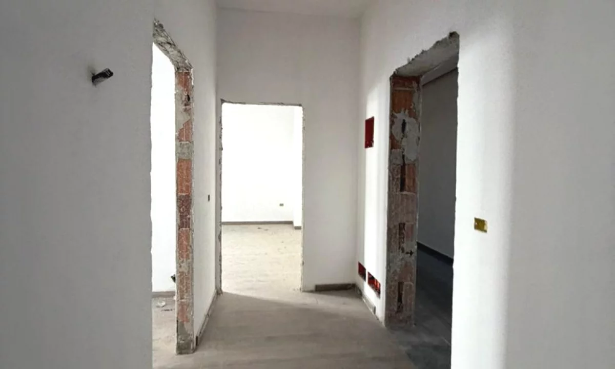 Apartment for sale in Tirana 2+1, Emty