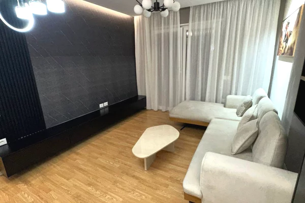 Shtepi me qera Apartament ne Tirane, 2+1, Mobilimi E mobiluar, Pagesa 1,199  Euro.