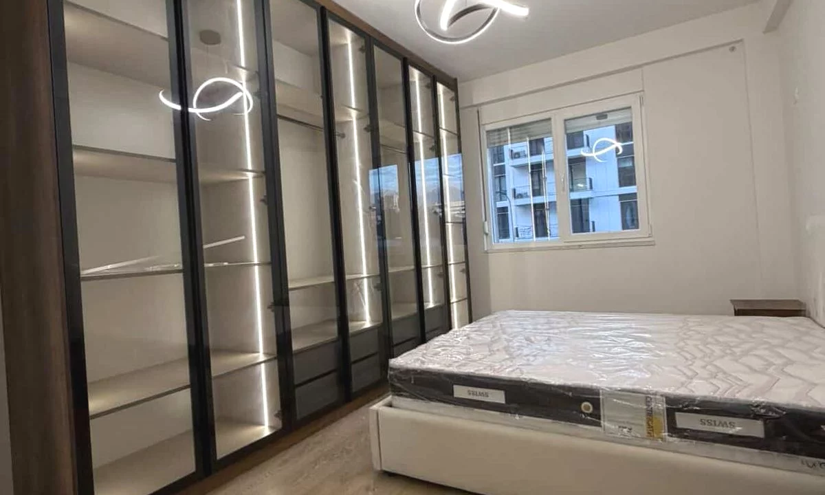 Shtepi me qera Apartament ne Tirane, 1+1, Mobilimi E mobiluar, Pagesa 799  Euro.