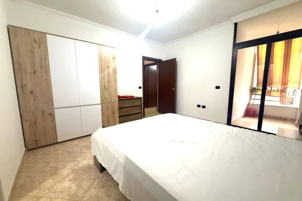 Appartamento in affitto a Tirana 2+1, Arredato