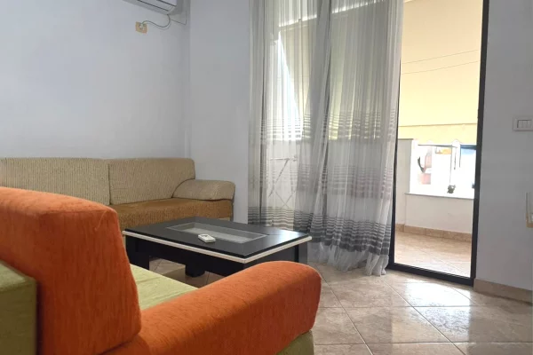 Appartamento in affitto a Tirana 2+1, Arredato