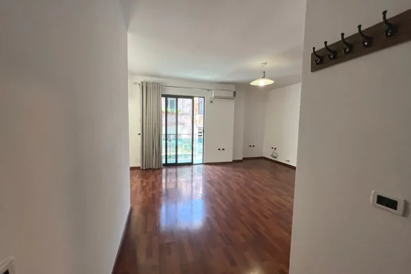 JEPET AMBIENT BIZNESI ME QIRA TE STADUMI  DINAMO 