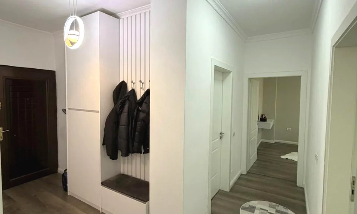 Appartamento in vendita a Tirana 2+1, Arredato