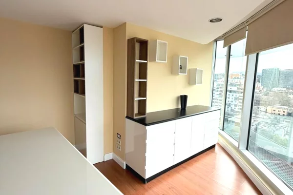 Ambient biznesi me qera 3+1 ne Tirane - 1,200 Euro