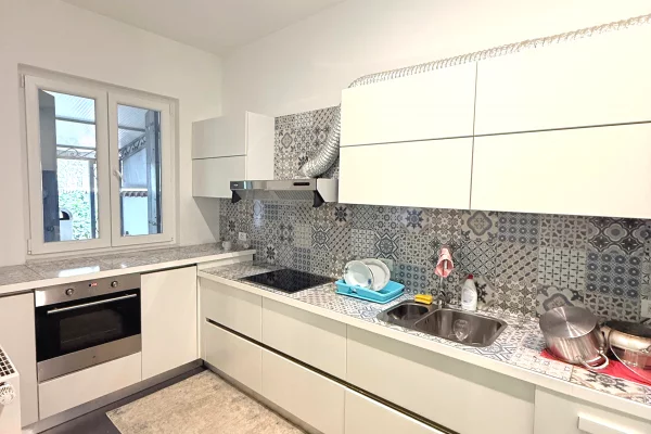 Casa privata/Indipendente in affitto a Tirana 2+1, Arredato