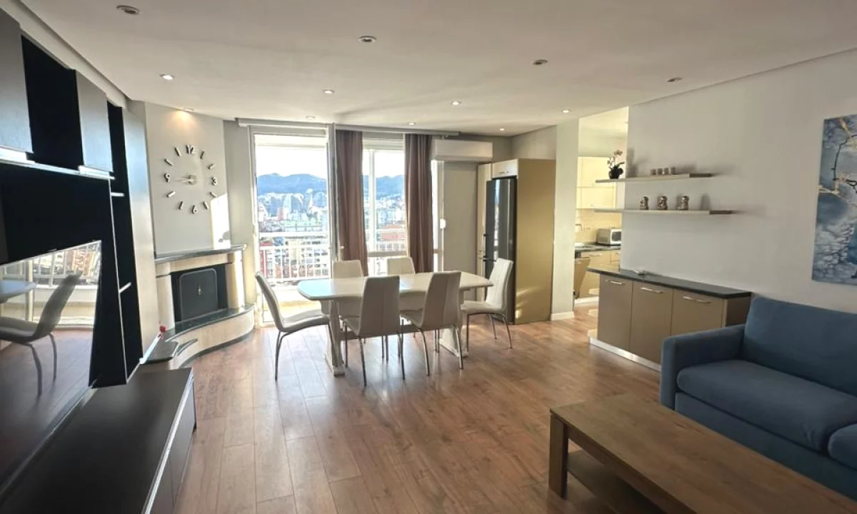 Appartamento in affitto a Tirana 2+1, Arredato