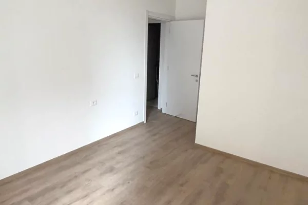 Appartamento in vendita a Tirana 2+1, Vuoto