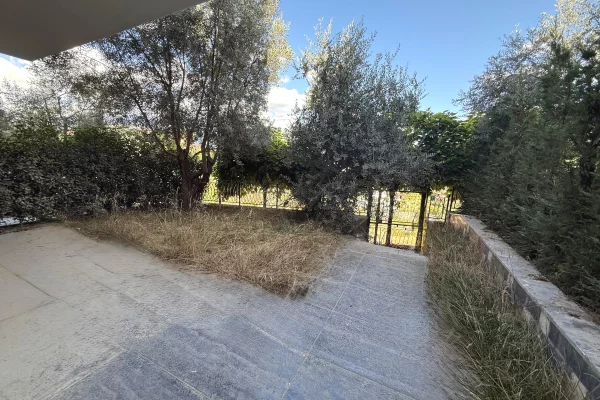 Villa di lusso in vendita a Tirana 3+1, Vuoto