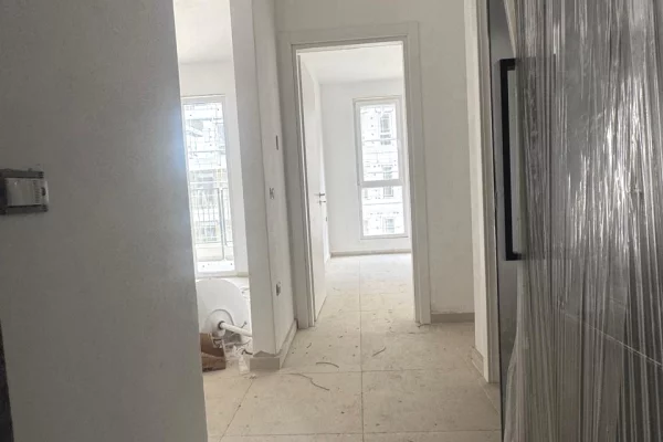 Shtepi ne shitje Apartament ne Tirane, 1+1, Mobilimi Bosh, pa mobiluar, Pagesa 67,000  Euro.