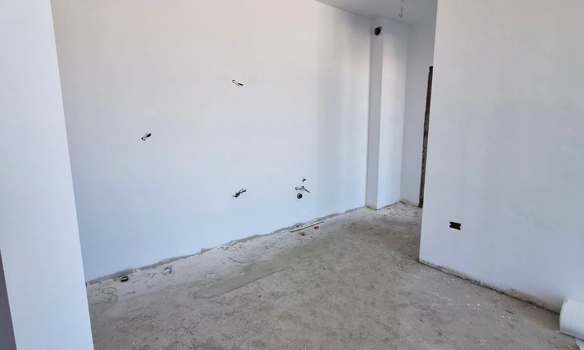 Shtepi ne shitje Apartament ne Tirane, 1+1, Mobilimi Bosh, pa mobiluar, Pagesa 120,000  Euro.