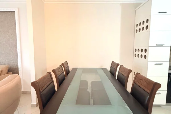 Shtepi me qera Apartament ne Tirane, 1+1, Mobilimi E mobiluar, Pagesa 600  Euro.