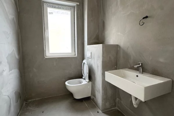 Luxury villas for sale in Tirana 4+1, Emty