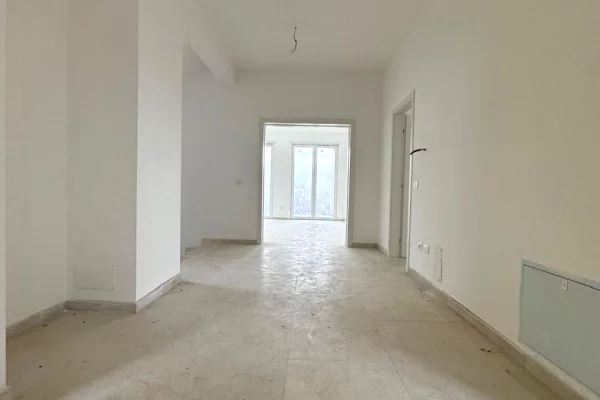 Luxury villas for sale in Tirana 4+1, Emty