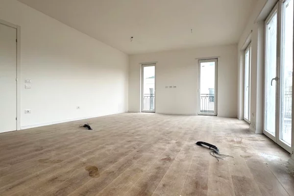 Luxury villas for sale in Tirana 4+1, Emty