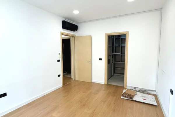 AMBIENT ME QIRA PER ZYRE TE KOMPLEKSI DELIJORGJI 