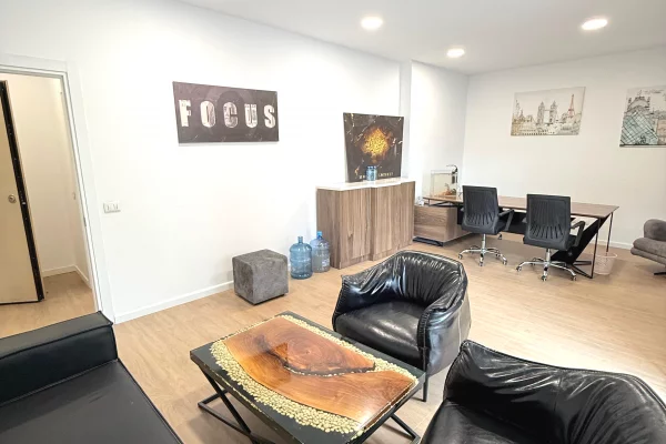 Ambient per zyra me qira Te Delijorgji 