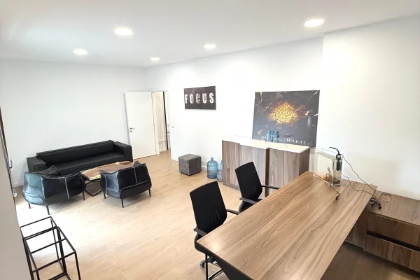 Ambient per zyra me qira Te Delijorgji 