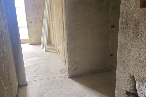 Shtepi ne shitje Apartament ne Tirane, 2+1, Mobilimi Bosh, pa mobiluar, Pagesa 104,652  Euro.