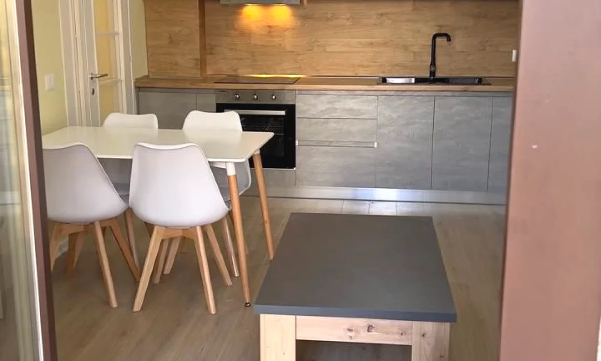 Shtepi me qera Apartament ne Tirane, 2+1, Mobilimi E mobiluar, Pagesa 530  Euro.