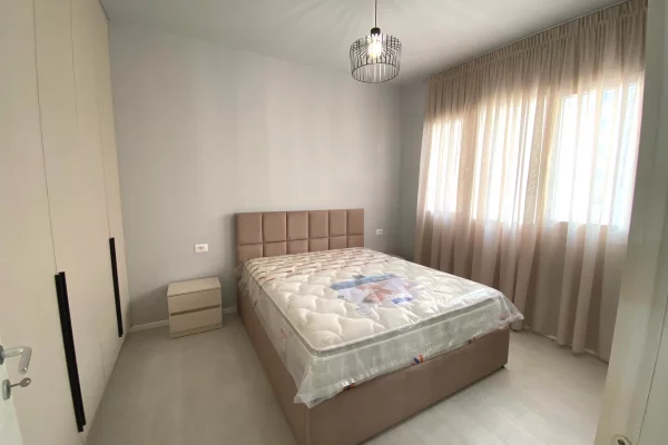 Shtepi me qera 2+1 ne Tirane - 750 Euro