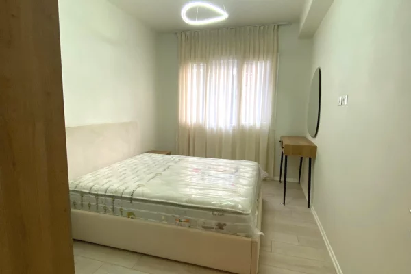 Shtepi me qera 1+1 ne Tirane - 65,000 Leke