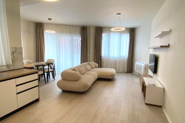 Shtepi me qera Apartament ne Tirane, 1+1, Mobilimi E mobiluar, Pagesa 65,000  Leke.