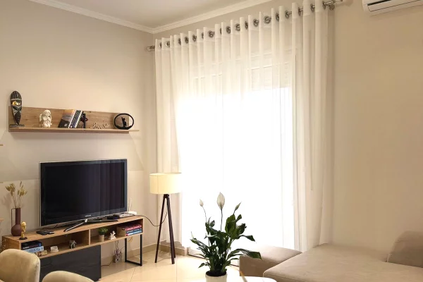 Shtepi me qera Apartament ne Tirane, 1+1, Mobilimi E mobiluar, Pagesa 60,000  Leke.