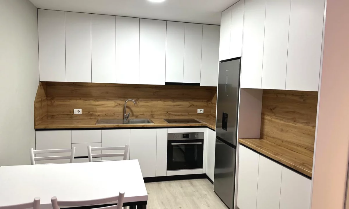 Shtepi me qera Apartament ne Tirane, 2+1, Mobilimi E mobiluar, Pagesa 70,000  Leke.