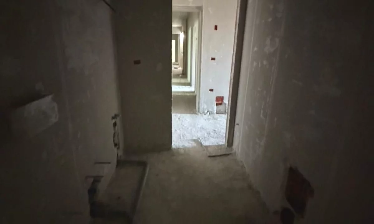 Appartamento in vendita a Tirana Garsoniere, Vuoto