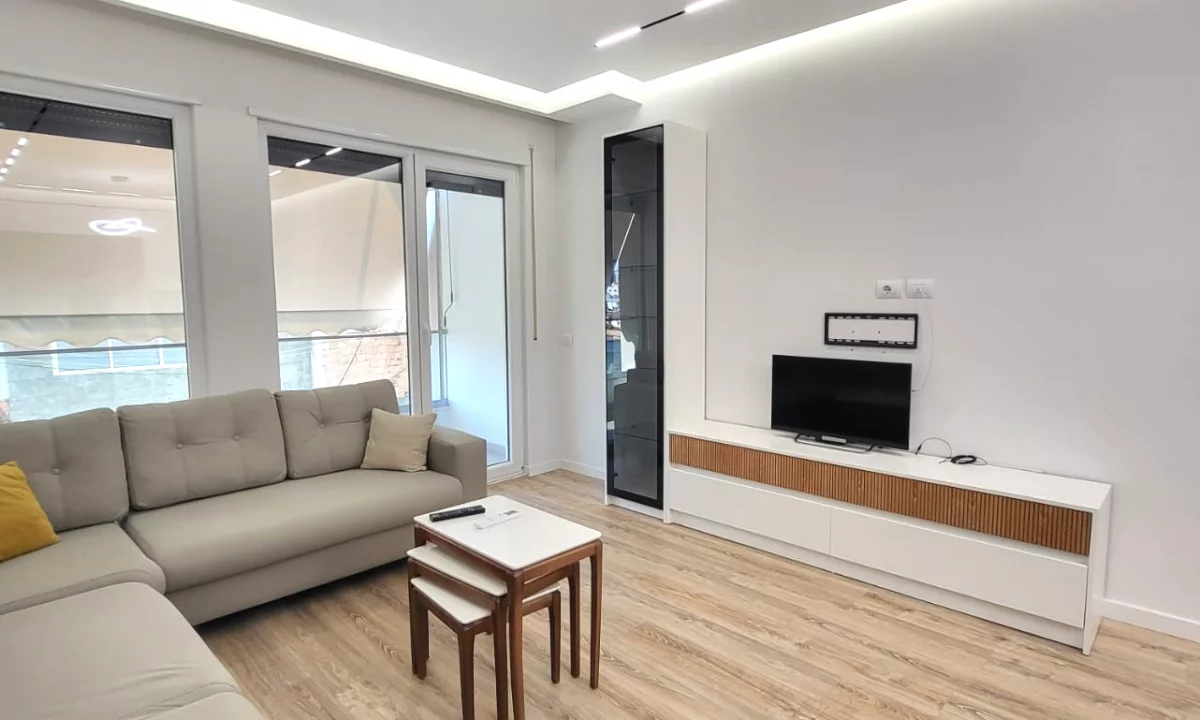 Shtepi ne shitje Apartament ne Tirane, 2+1, Mobilimi E mobiluar, Pagesa 255,000  Euro.