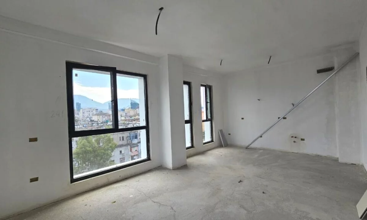 Shtepi ne shitje Apartament ne Tirane, 2+1, Mobilimi Bosh, pa mobiluar, Pagesa 326,400  Euro.