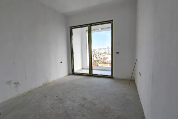Shtepi ne shitje Apartament ne Tirane, 2+1, Mobilimi Bosh, pa mobiluar, Pagesa 326,400  Euro.