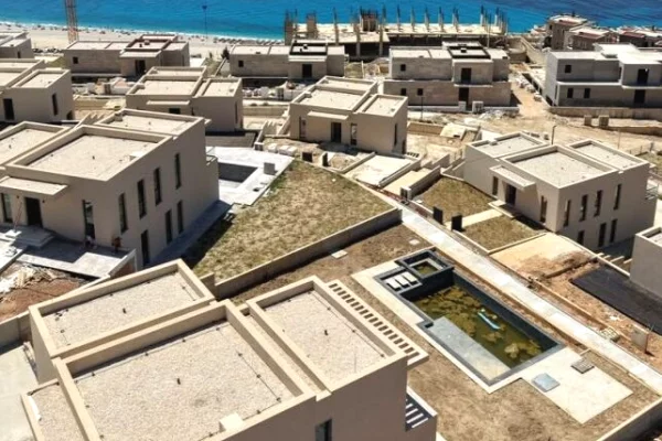 Shtepi ne shitje Vila Luksoze ne Vlore, 4+1, Mobilimi Bosh, pa mobiluar, Pagesa 1,400,000  Euro.