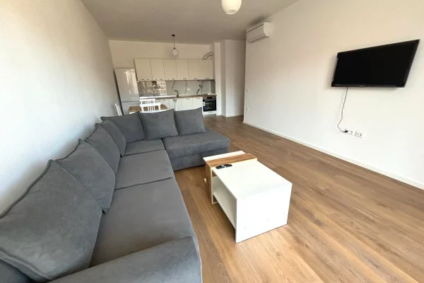 Shtepi me qera Apartament ne Tirane, 2+1, Mobilimi E mobiluar, Pagesa 90,000  Leke.