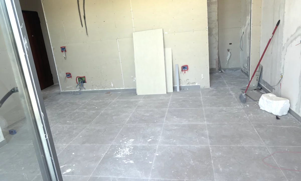 Shtepi ne shitje Apartament ne Durres, 1+1, Mobilimi Bosh, pa mobiluar, Pagesa 138,600  Euro.