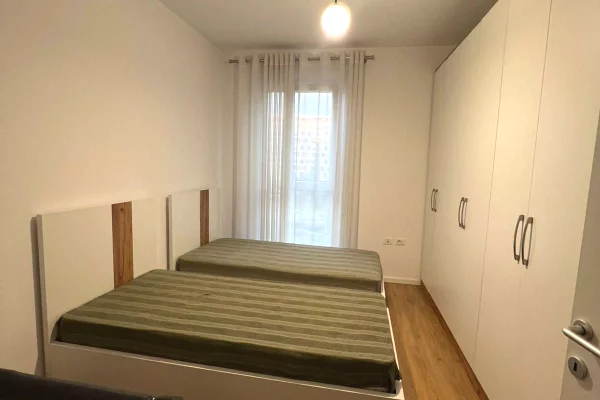 Shtepi me qera Apartament ne Tirane, 2+1, Mobilimi E mobiluar, Pagesa 90,000  Leke.