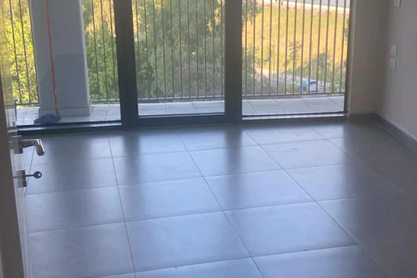 Ambient zyre me qira te Lake View 