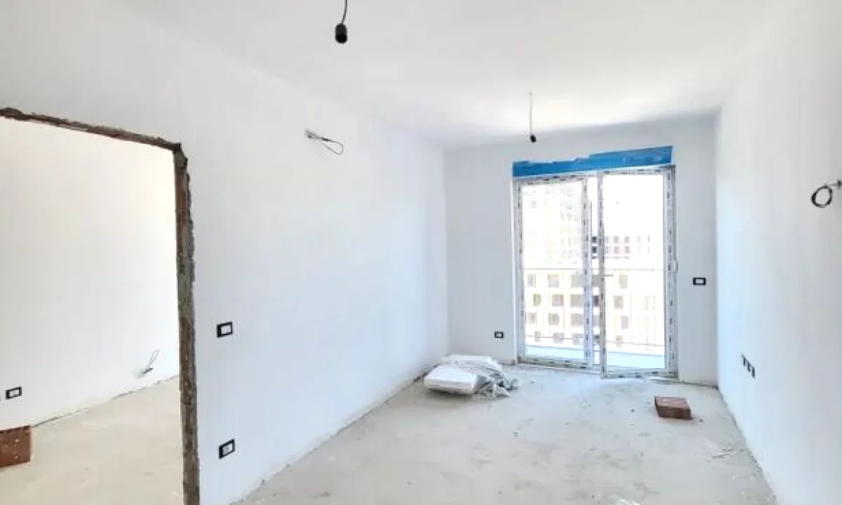 Shtepi ne shitje Apartament ne Tirane, 1+1, Mobilimi Bosh, pa mobiluar, Pagesa 130,000  Euro.