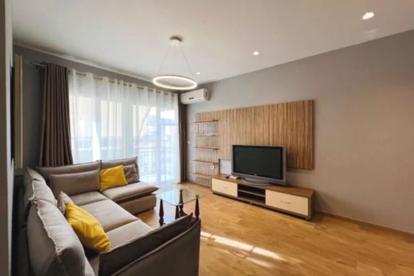 House for Rent Apartment in Tirana, 2+1, Furniture Furnished, Payment 75,000  Leke.