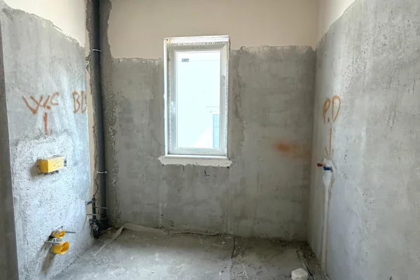 Shtepi ne shitje Vila Luksoze ne Tirane, 5+1, Mobilimi Bosh, pa mobiluar, Pagesa 1,350,000  Euro.
