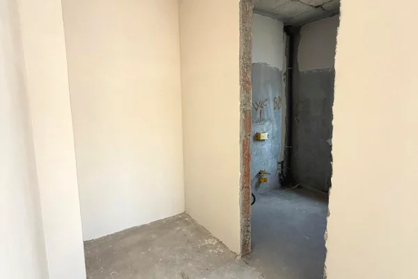 Shtepi ne shitje Vila Luksoze ne Tirane, 5+1, Mobilimi Bosh, pa mobiluar, Pagesa 1,350,000  Euro.