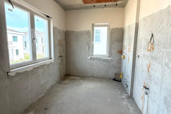 Shtepi ne shitje Vila Luksoze ne Tirane, 5+1, Mobilimi Bosh, pa mobiluar, Pagesa 1,350,000  Euro.